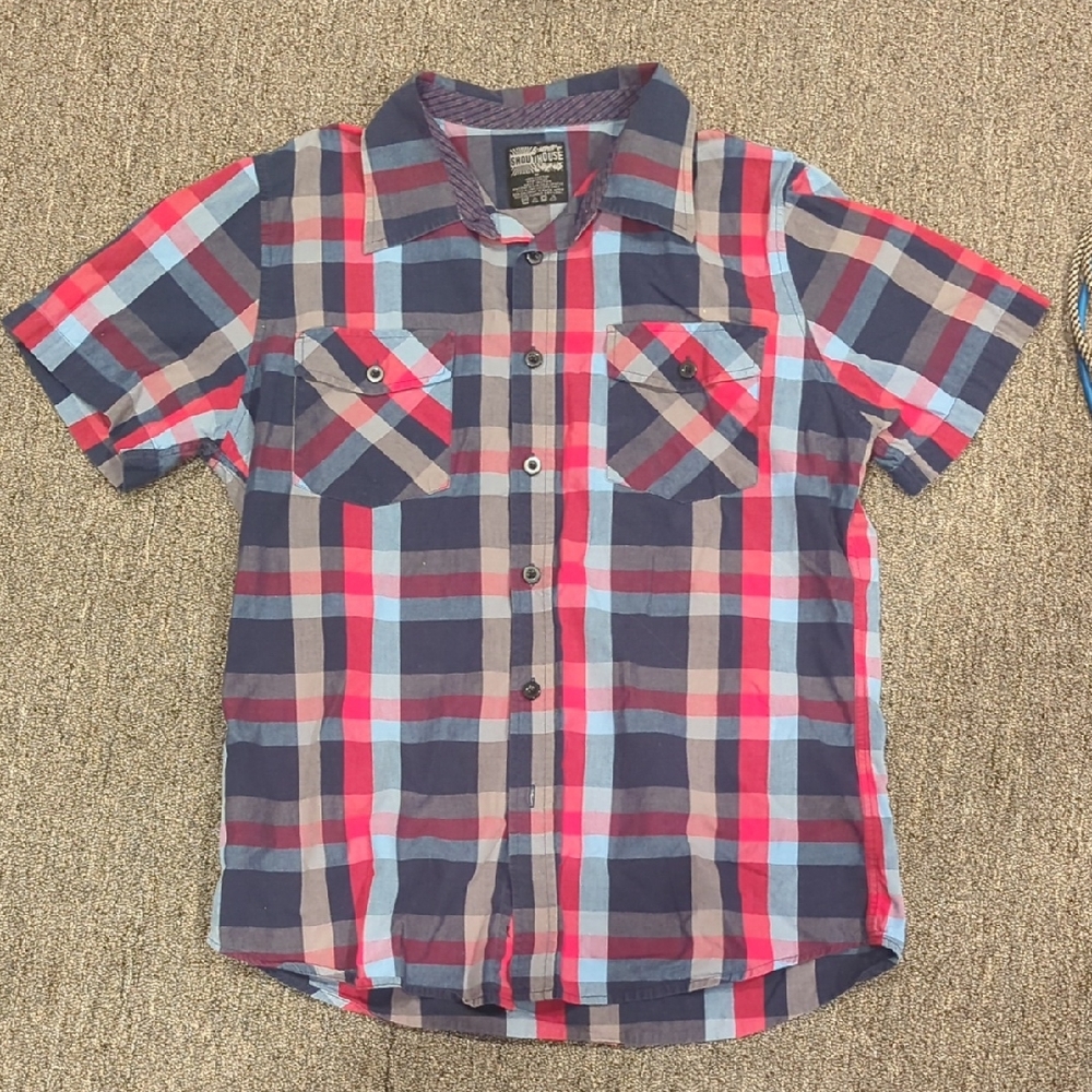 Casual Plaid Button-Down Shirt in Blue and Red